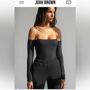 Off the shoulder Long-Sleeve